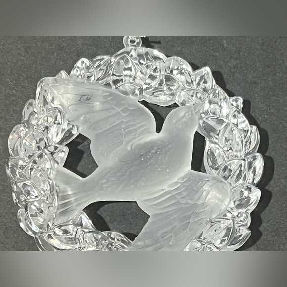 Vintage 1988 Frosted Ice Sculptures Plastic Acrylic Dove Christmas Ornament - Picture 8 of 9